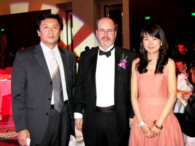 11年5月：鲲鹏董事会成员会晤加拿大驻华使馆公使兼副馆长Jeff Nankivell 