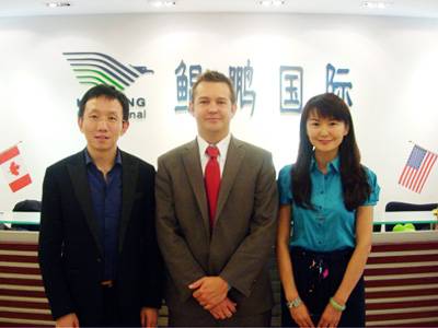 12年5月：美国著名经济学家Kevin Wright先生访问鲲鹏 