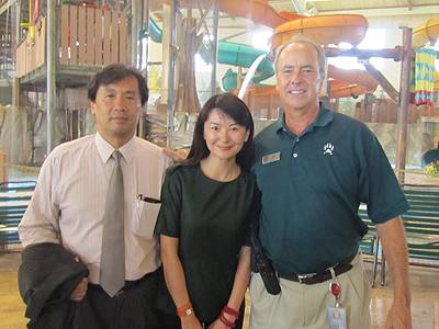 13年10月：鲲鹏董事会会晤大狼屋德州店负责人.JPG