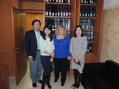 13年11月：鲲鹏董事会与业务骨干希腊公证员